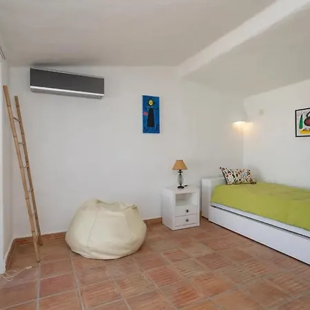 Stunning 5 Bedroom Албуфейра